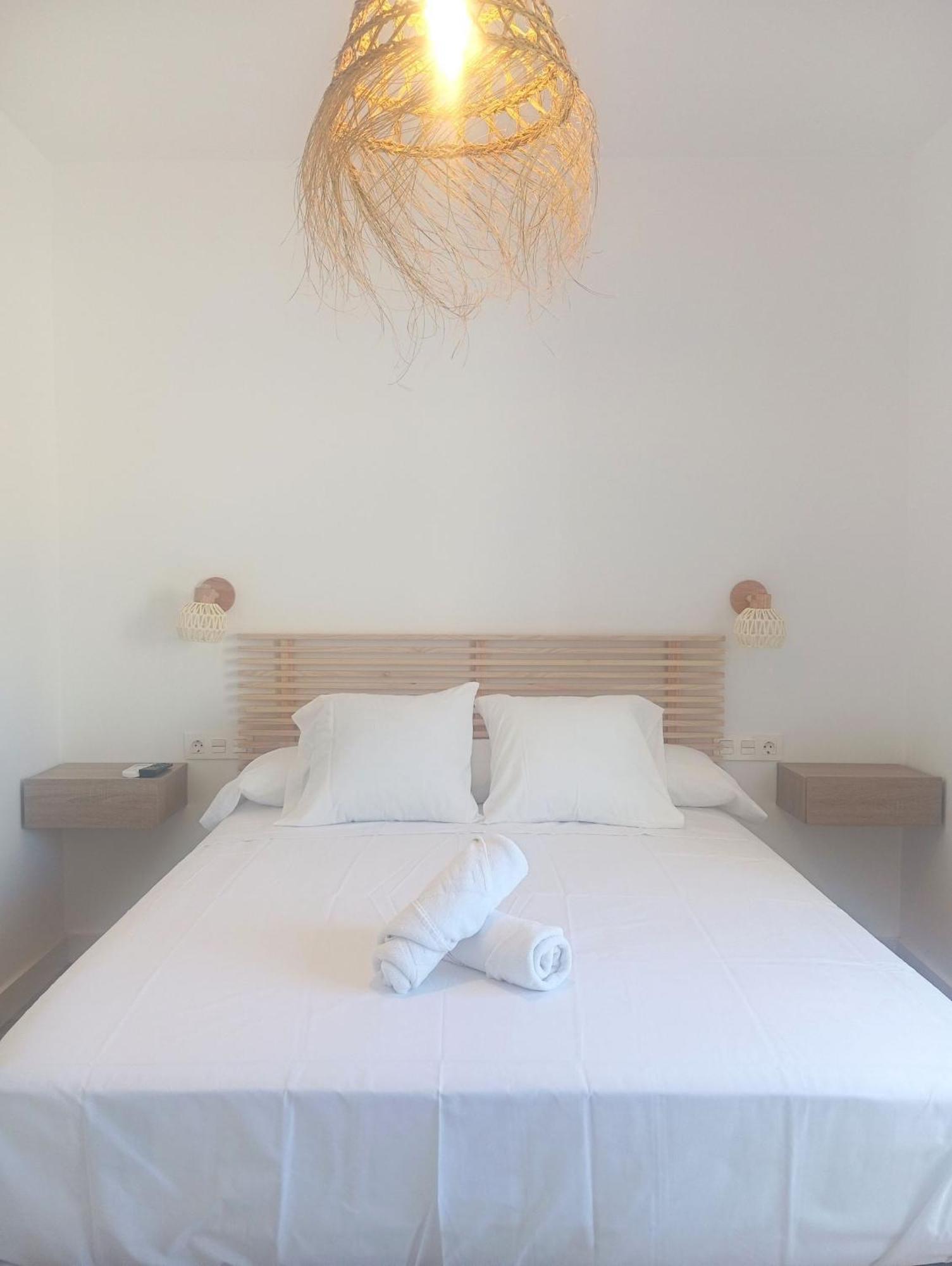 Hostal Casa Emilio อัลเมรีอา ภายนอก รูปภาพ