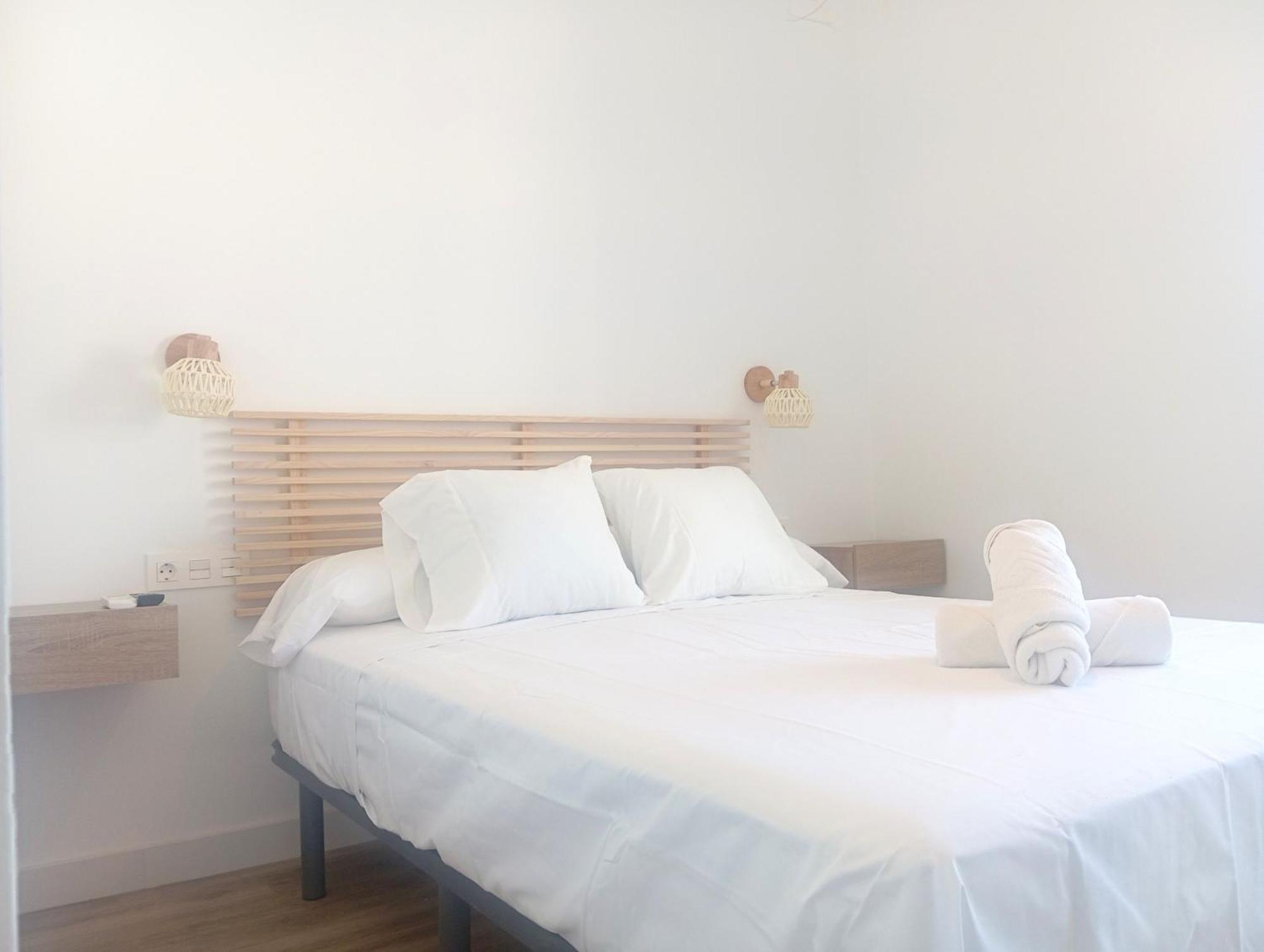 Hostal Casa Emilio อัลเมรีอา ภายนอก รูปภาพ