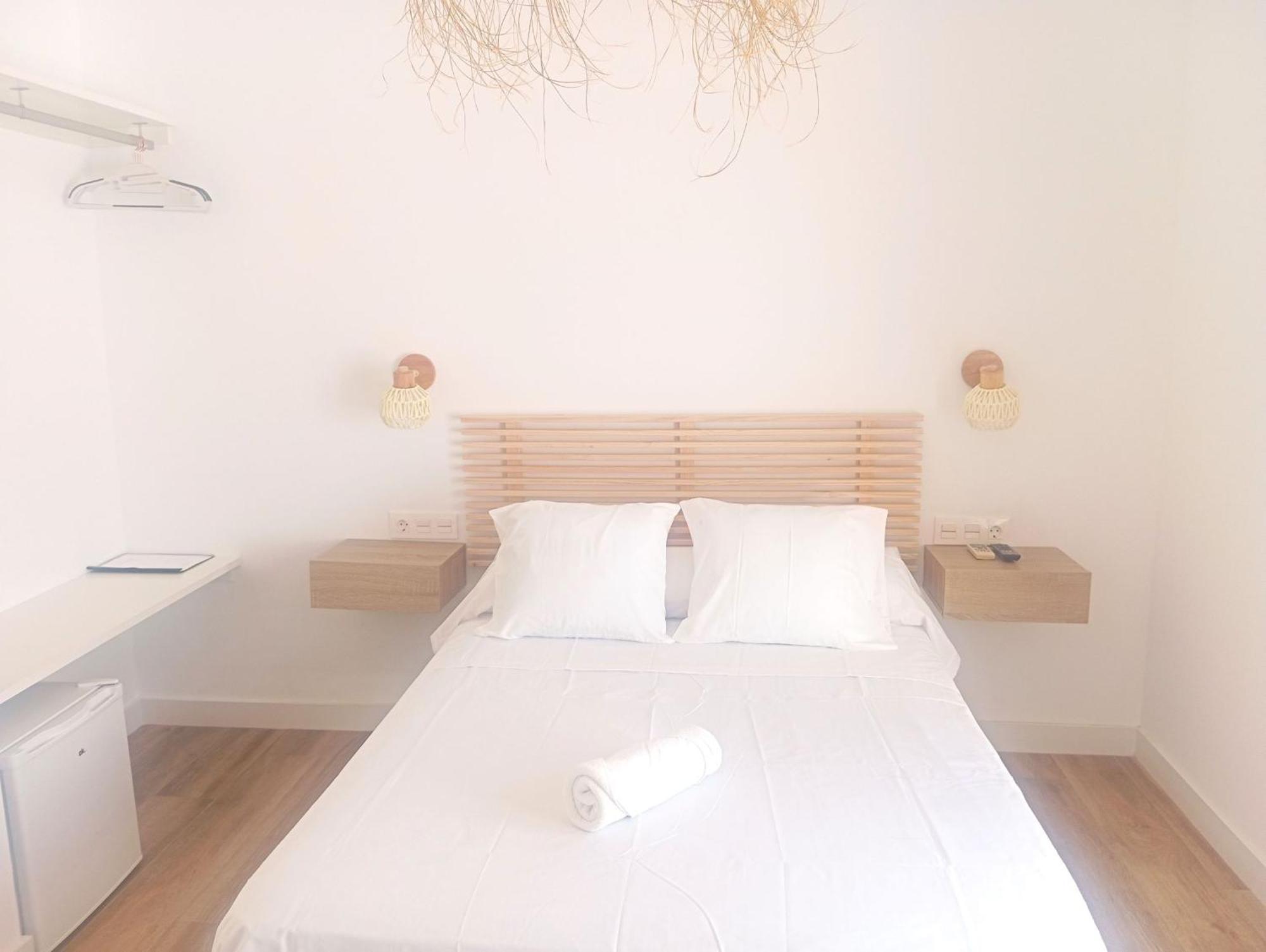 Hostal Casa Emilio อัลเมรีอา ภายนอก รูปภาพ