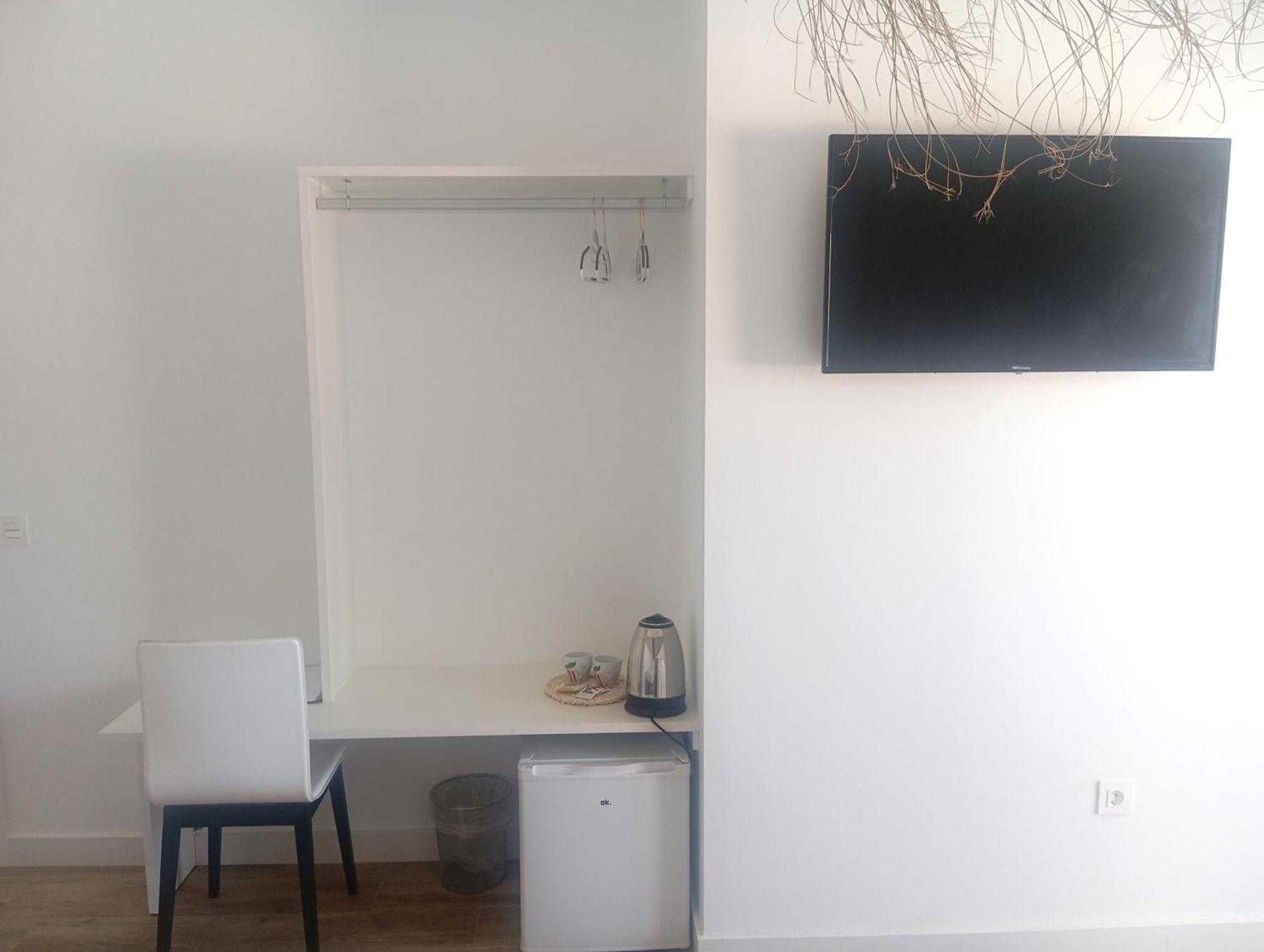 Hostal Casa Emilio อัลเมรีอา ภายนอก รูปภาพ