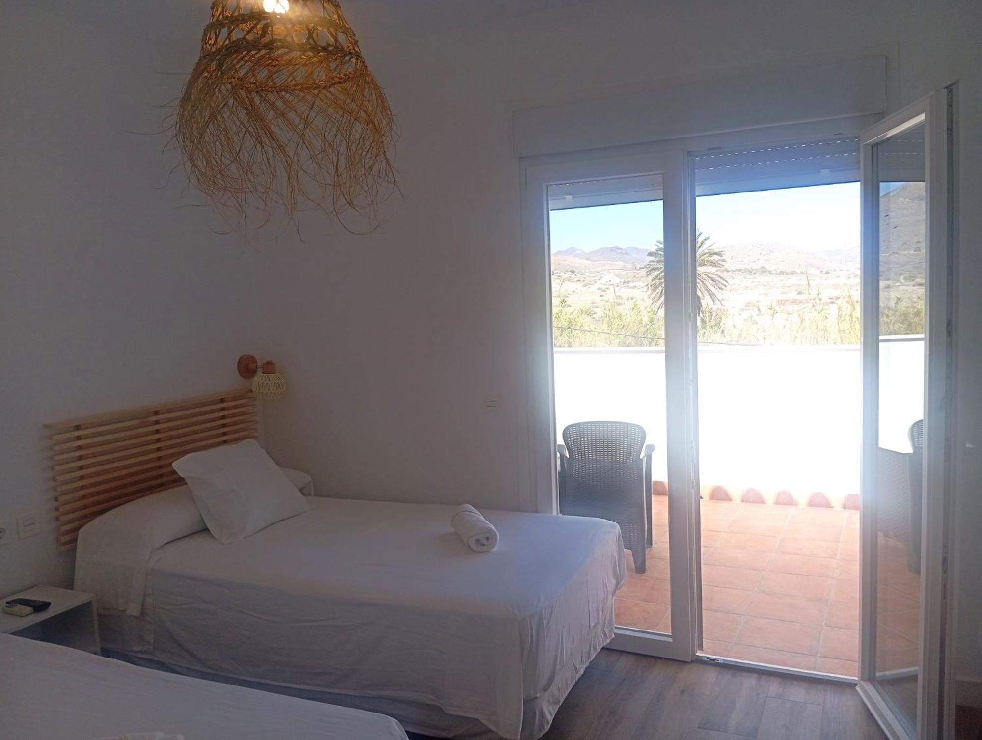Hostal Casa Emilio อัลเมรีอา ภายนอก รูปภาพ
