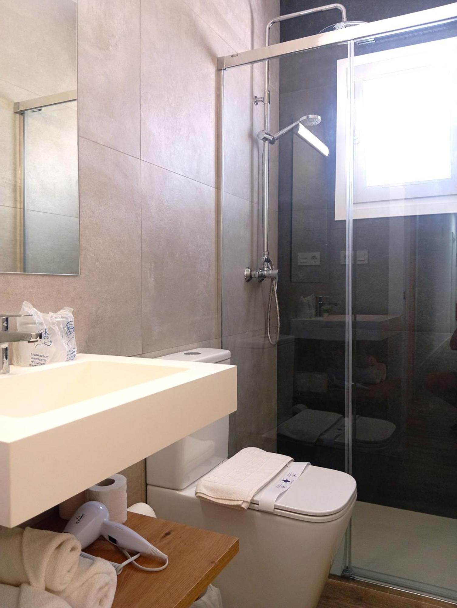 Hostal Casa Emilio อัลเมรีอา ภายนอก รูปภาพ