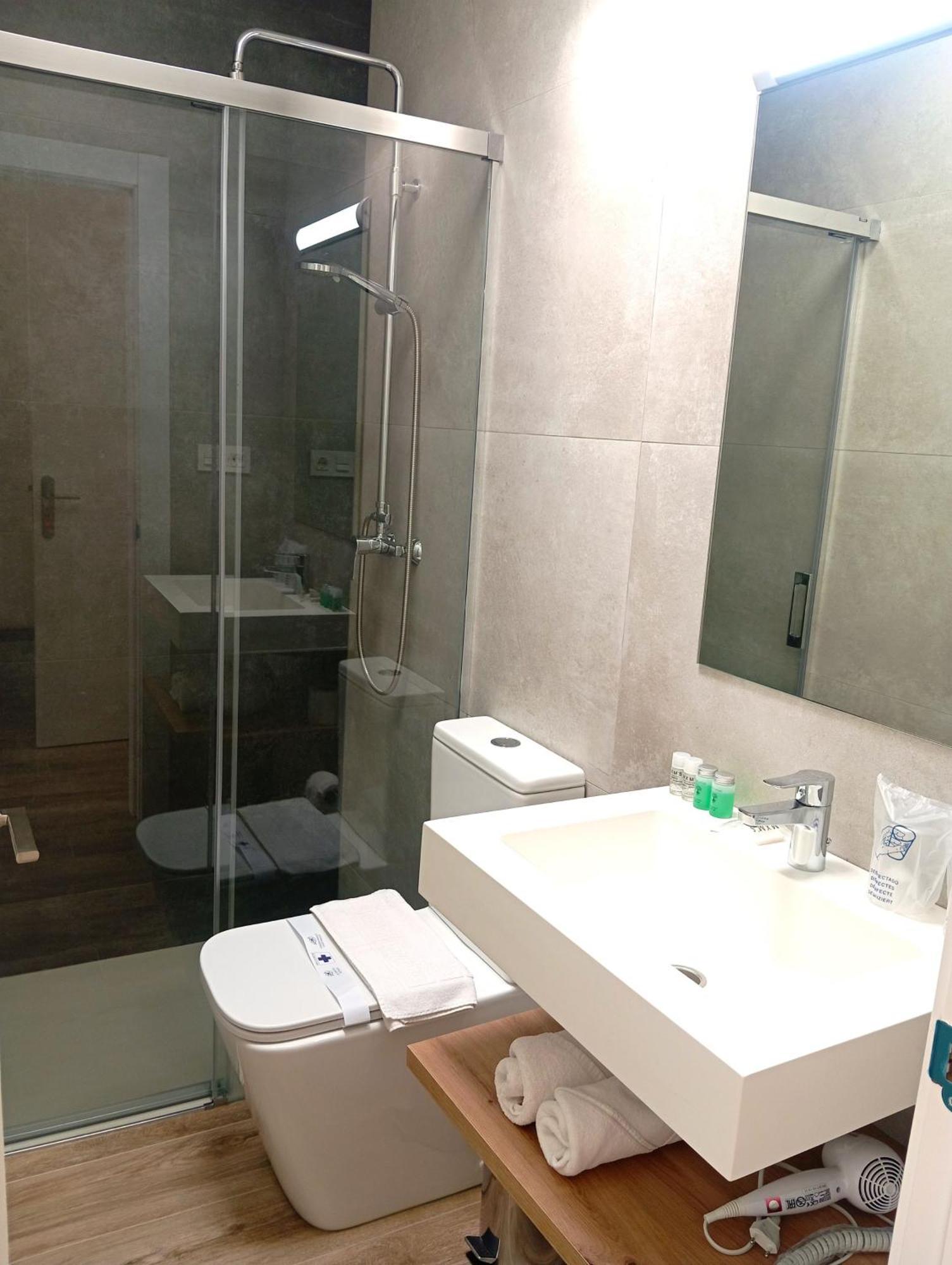 Hostal Casa Emilio อัลเมรีอา ภายนอก รูปภาพ